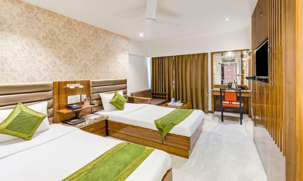 Hotel Crown Palace Indore Dış mekan fotoğraf