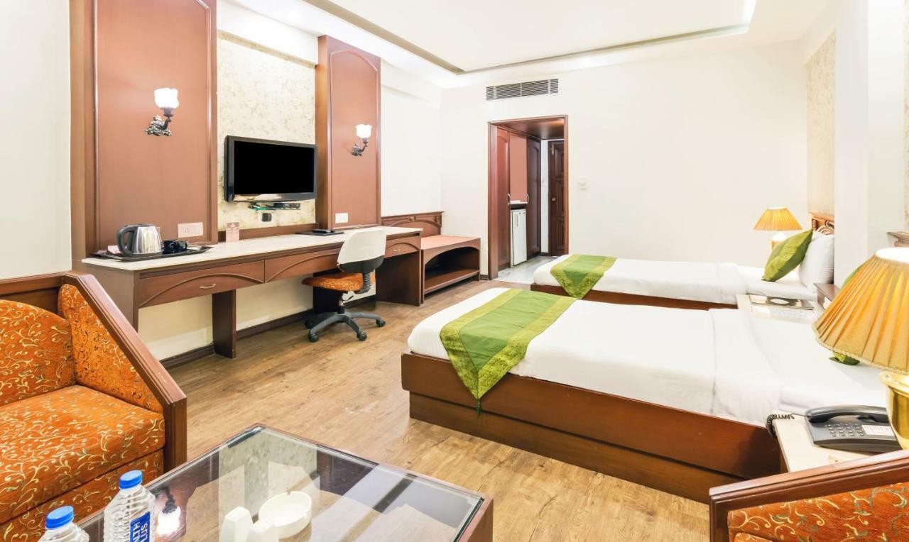Hotel Crown Palace Indore Dış mekan fotoğraf